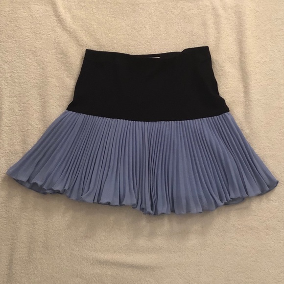 💥2/$25💥 Mini skirt - Picture 1 of 2